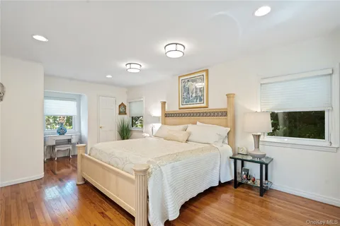 $1,399,000 | 6 Overhill Lane, Roslyn, NY 11576