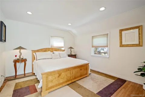 $1,399,000 | 6 Overhill Lane, Roslyn, NY 11576