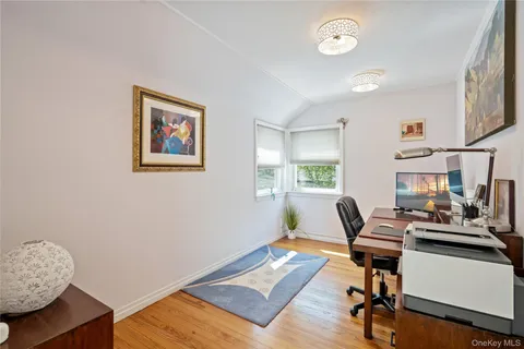 $1,399,000 | 6 Overhill Lane, Roslyn, NY 11576