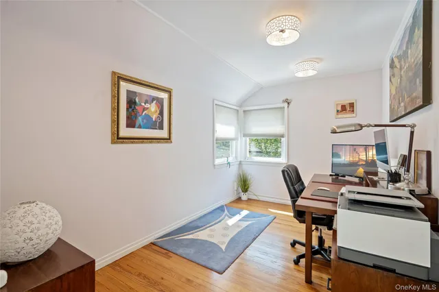 $1,399,000 | 6 Overhill Lane, Roslyn, NY 11576