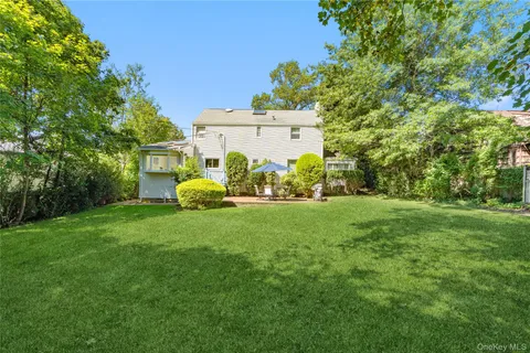 $1,399,000 | 6 Overhill Lane, Roslyn, NY 11576