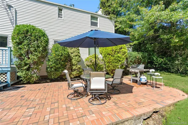 $1,399,000 | 6 Overhill Lane, Roslyn, NY 11576