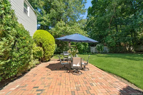 $1,399,000 | 6 Overhill Lane, Roslyn, NY 11576