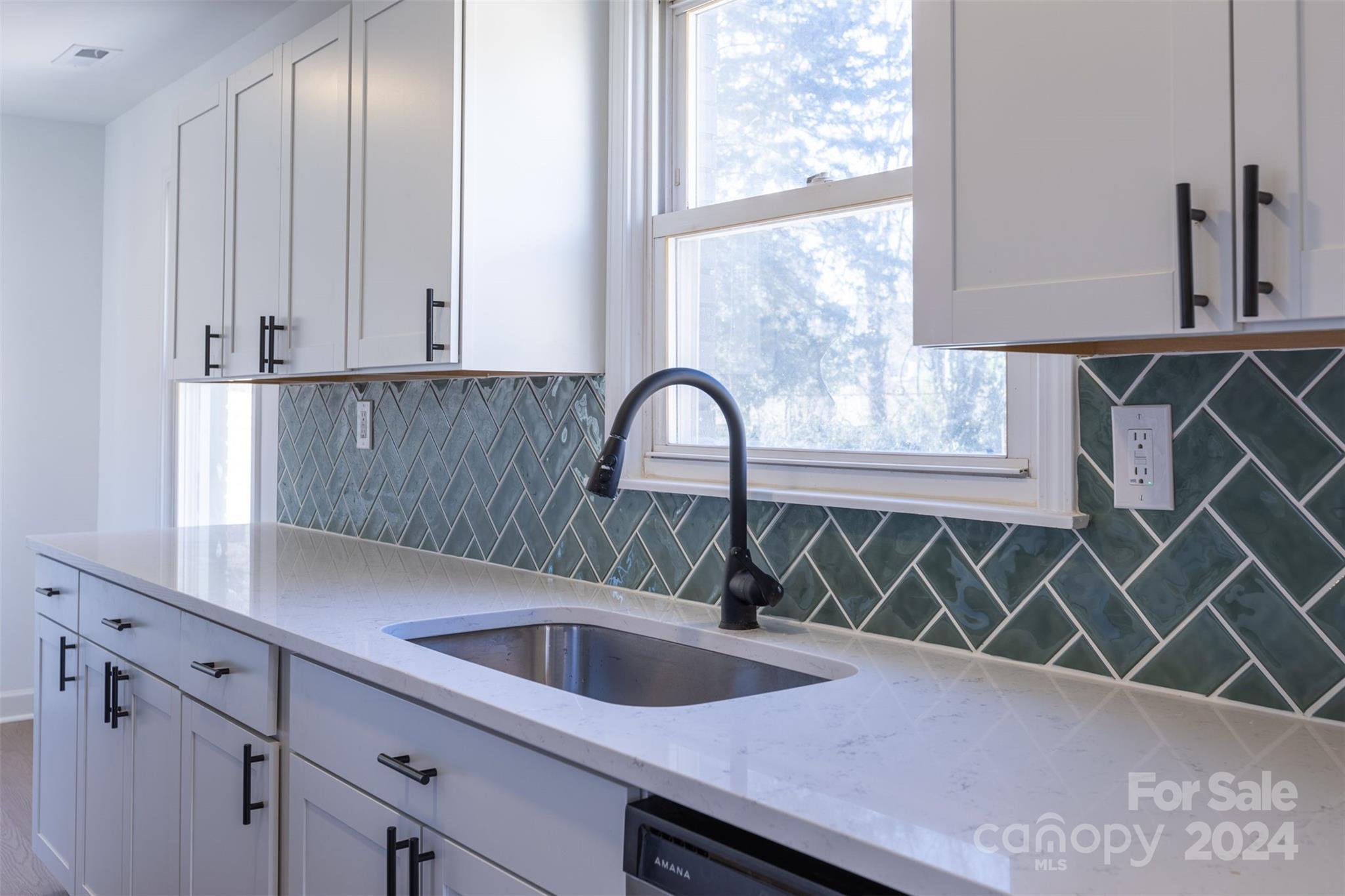 316 Hollis Road Charlotte, NC 28209 - Photo 3 of 27 Gallery Image 3