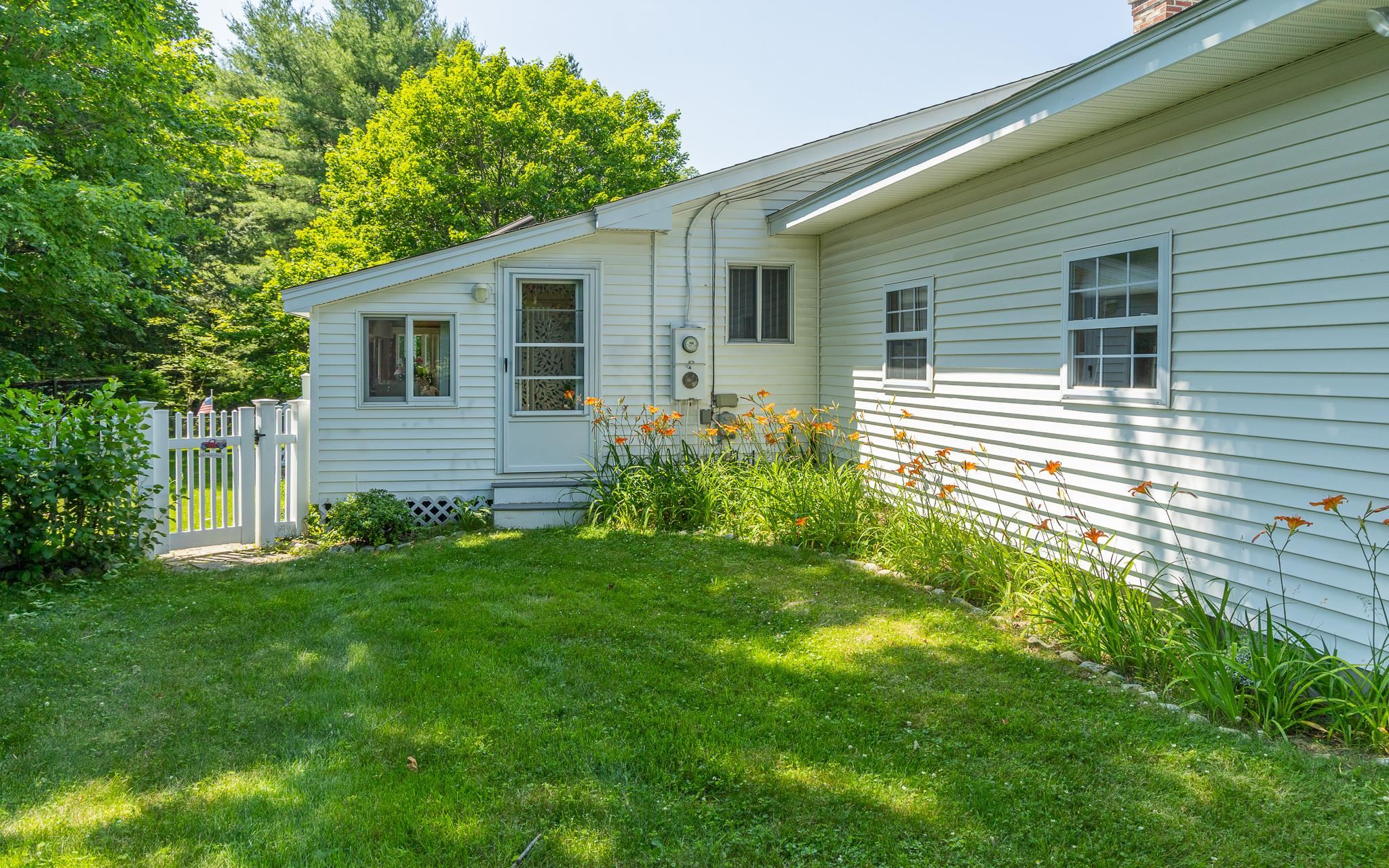 636 Court Street Keene, NH 03431 - Photo 6 of 38