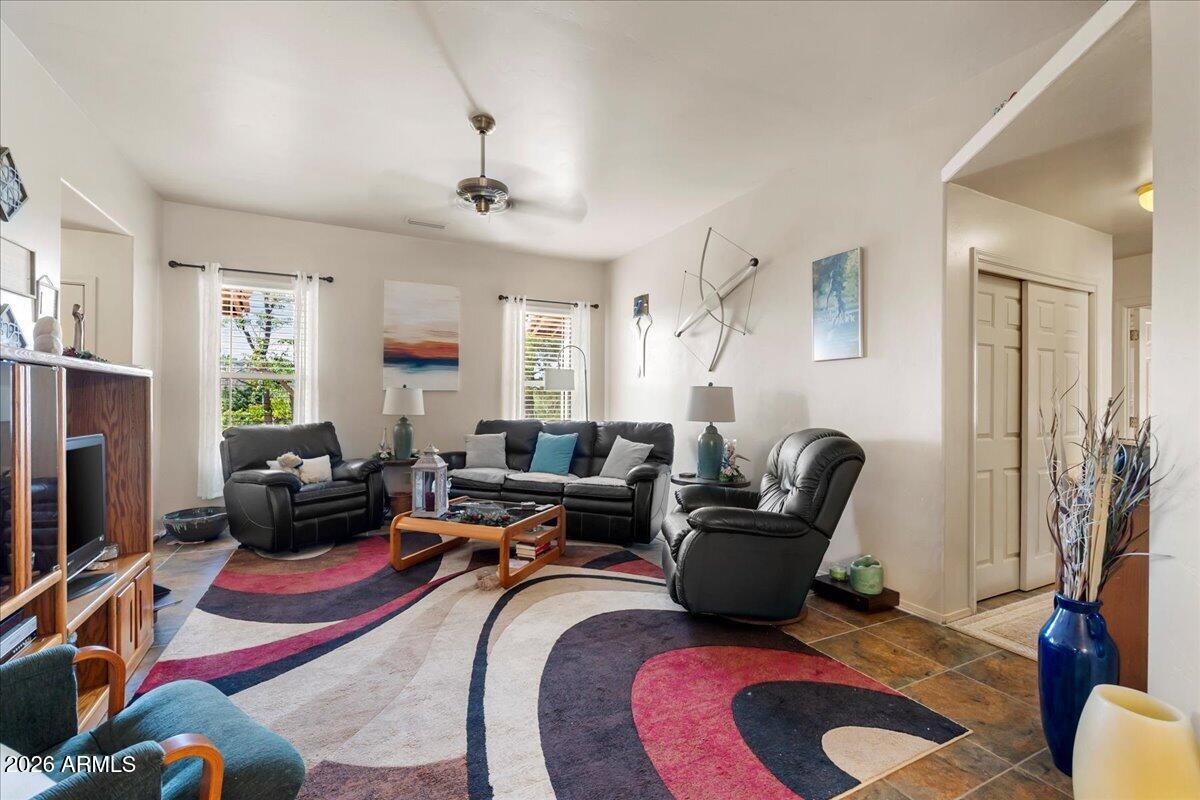 4275 East Sioux Way Rimrock, AZ 86335 - Photo 12 of 24 12-Living