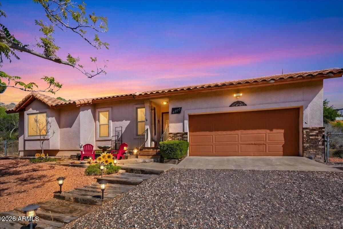 4275 East Sioux Way Rimrock, AZ 86335 - Photo 9 of 24 09-Front