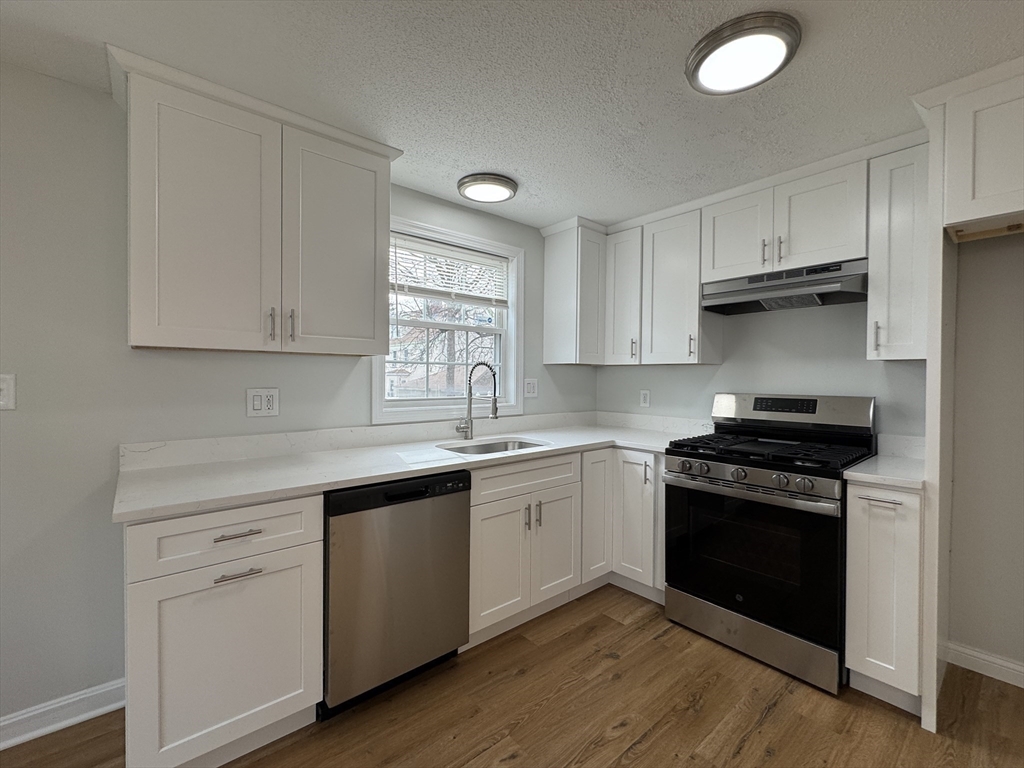 9 Packard Street, Unit 9 Lawrence, MA 01843 - Photo 12 of 23