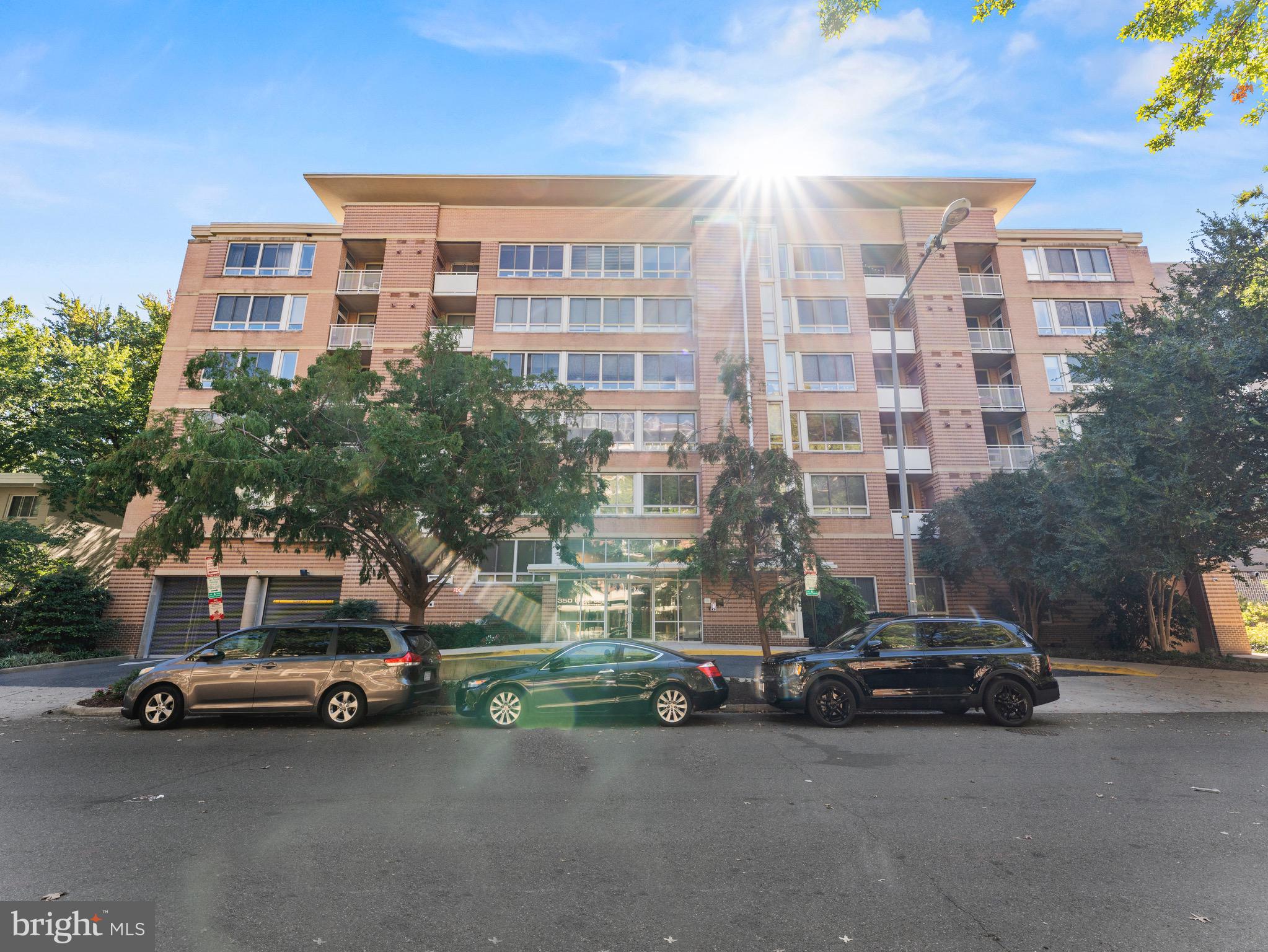 350 G Street Southwest, Unit N310 Washington, DC 20024 - Photo 26 of 26 a car parked in front of a building