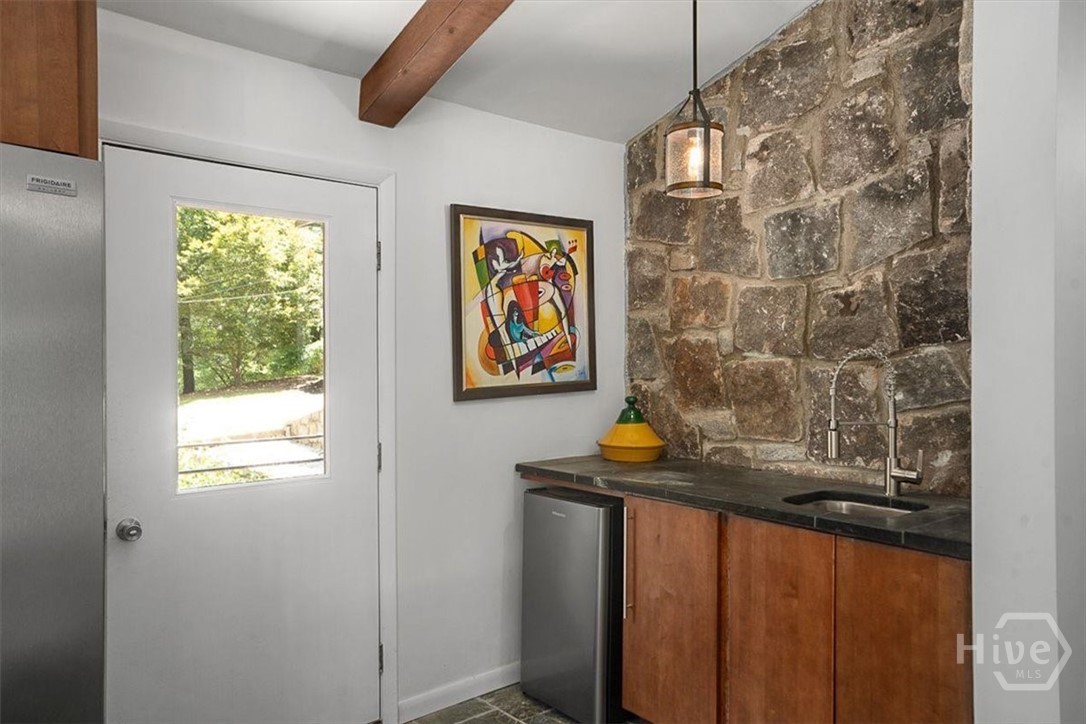 165 Tipperary Road Athens, GA 30606 - Photo 11 of 75 WET BAR