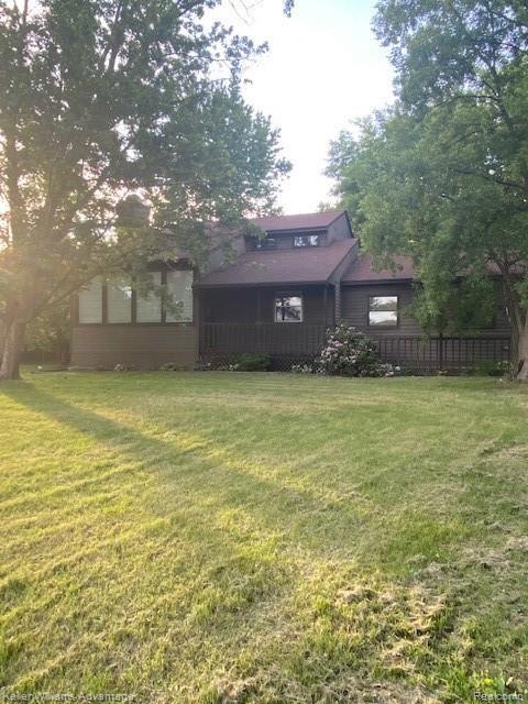 9047 Townley Road Fenton, MI 48430 - Photo 2 of 14