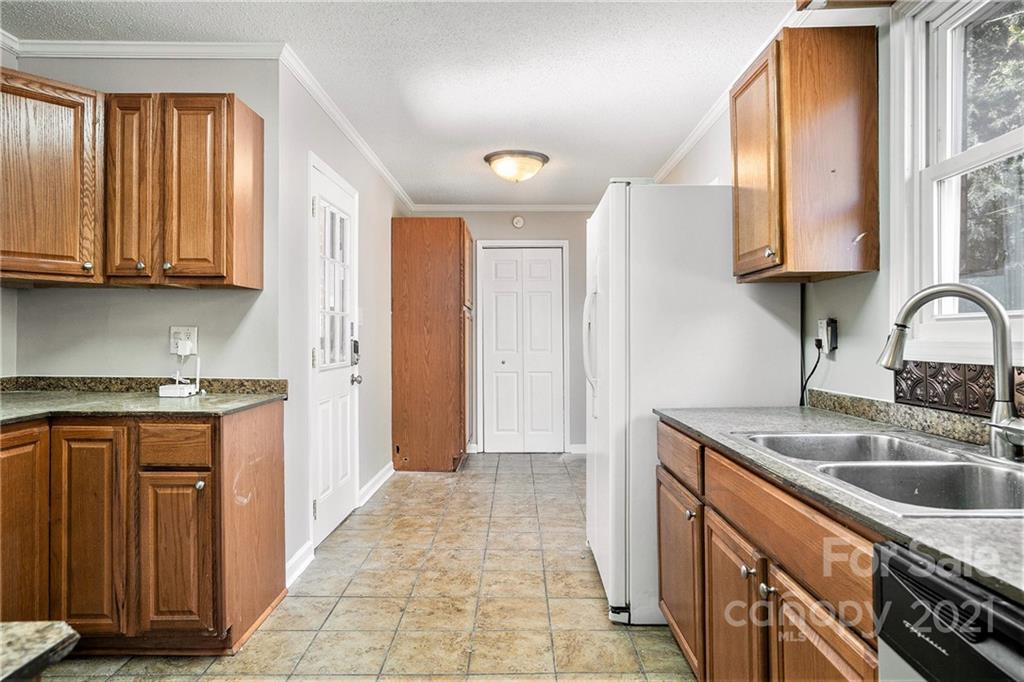 333 Windy Rush Road Kannapolis, NC 28081 - Photo 7 of 18 Gallery Image 7