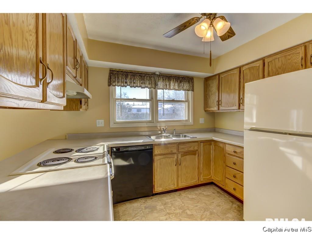 94 White Birch Road Springfield, IL 62712 - Photo 4 of 35