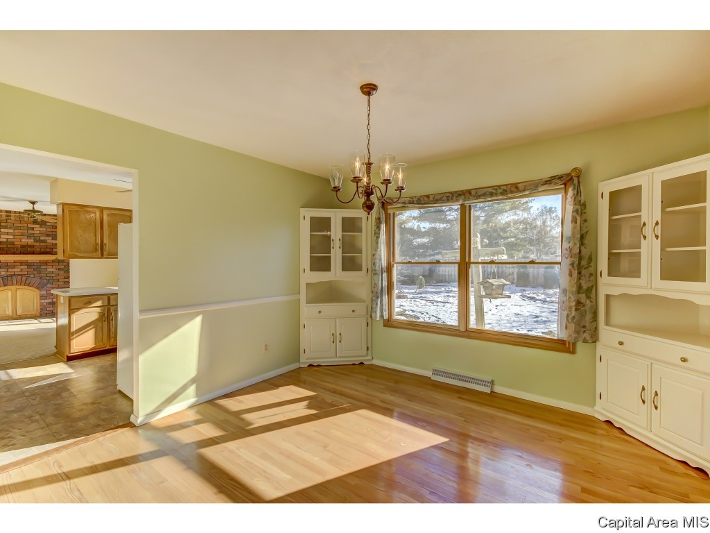 94 White Birch Road Springfield, IL 62712 - Photo 9 of 35