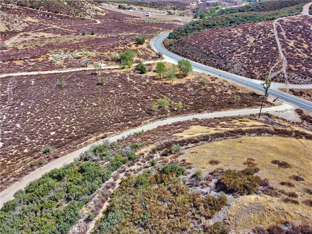 0 Spunky Canyon Road Santa Clarita, CA 91390 - Photo 5 of 20 a view of a backyard