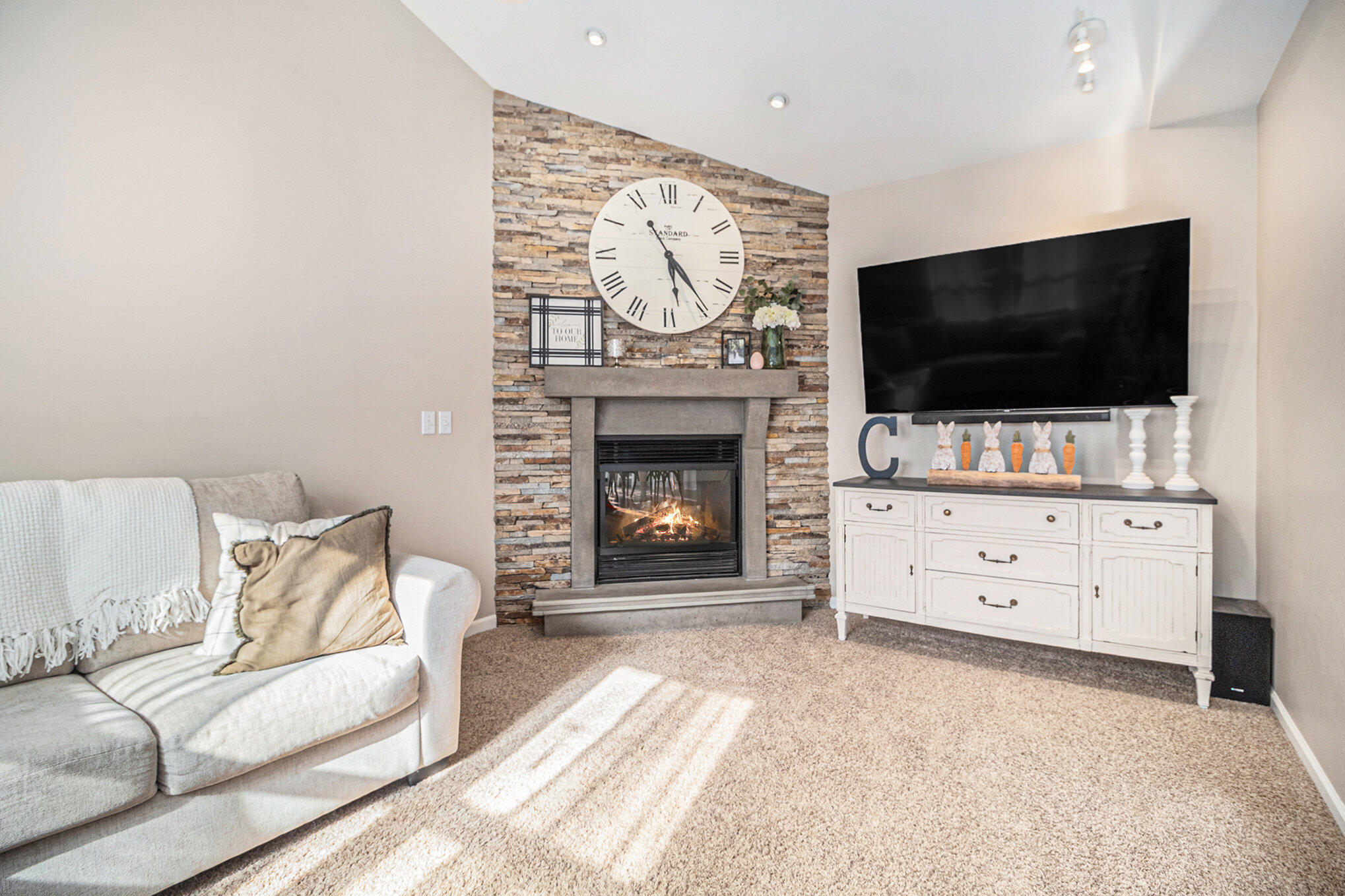7988 Jeremy Road Belleville, MI 48111 - Photo 3 of 27 file_621