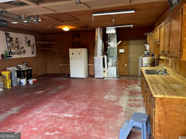 a view of a storage & utility room