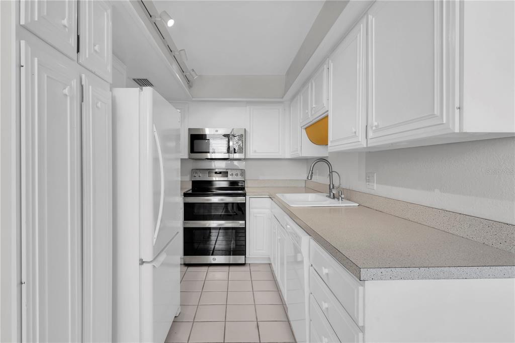 9495 Blind Pass Road, Unit 304 St. Pete Beach, FL 33706 - Photo 13 of 36