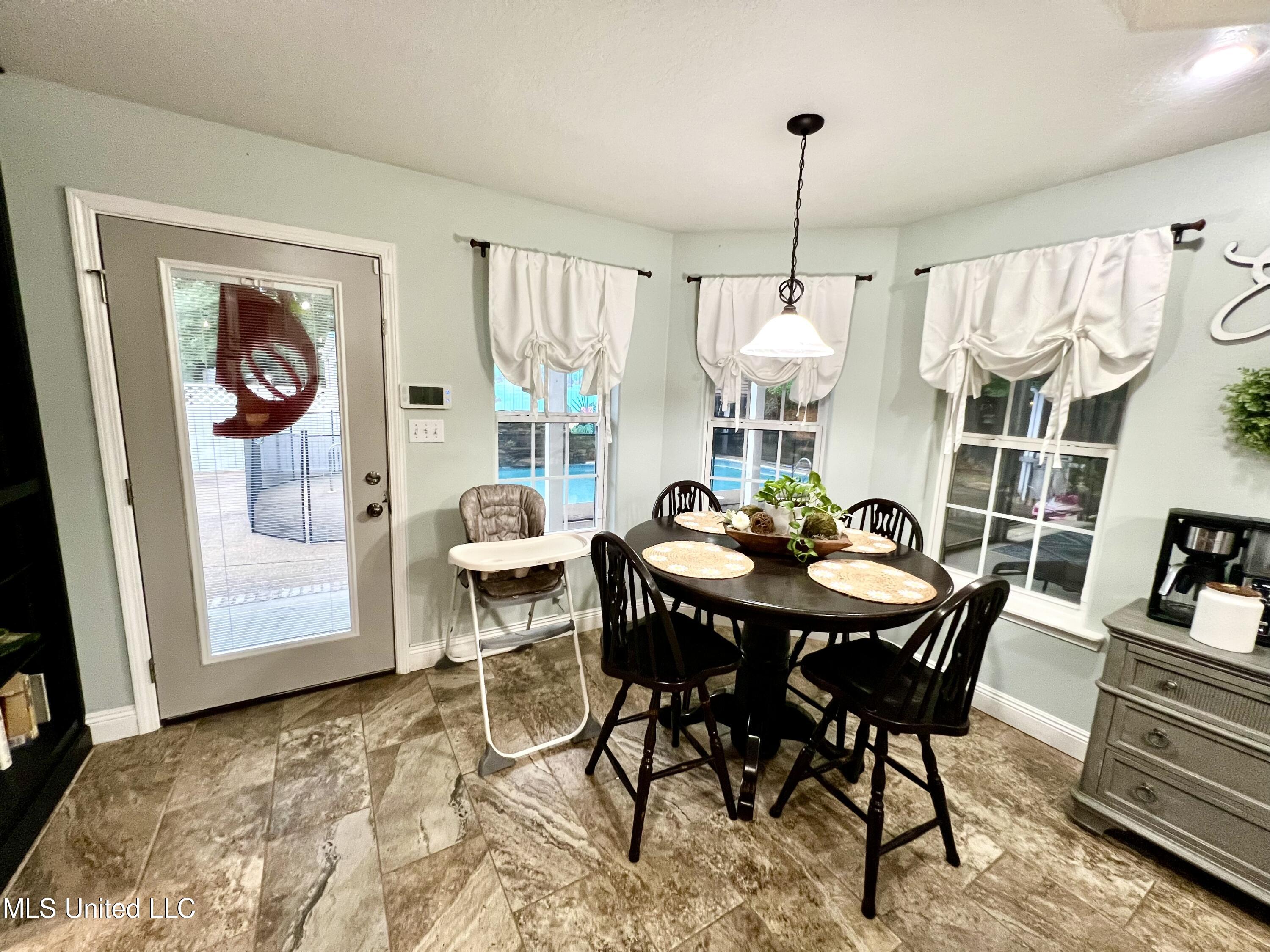 2309 Mangrove Road Moss Point, MS 39562 - Photo 21 of 68 IMG_6909