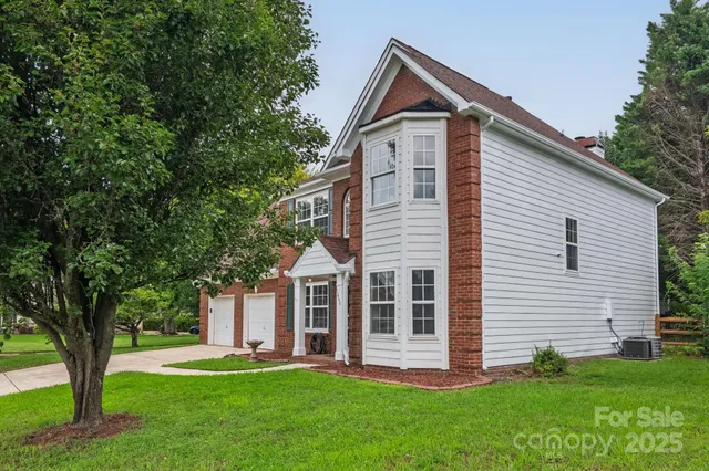 $464,999 | 11440 Laurel View Drive, Charlotte, NC 28273