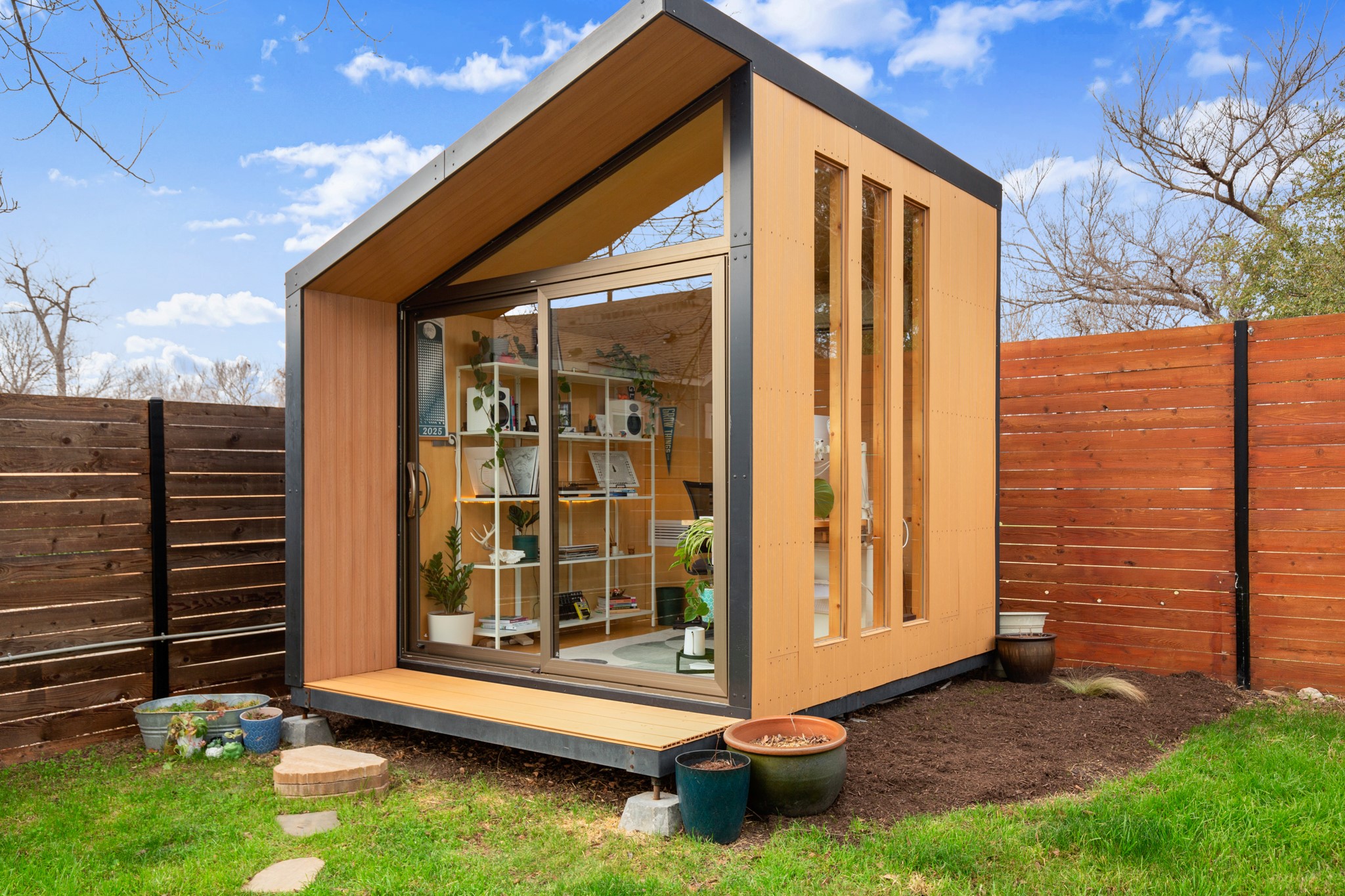 1104 Richardine Avenue Austin, TX 78721 - Photo 3 of 26 Detached office, studio, lounge at 1104 Richardine Ave.
