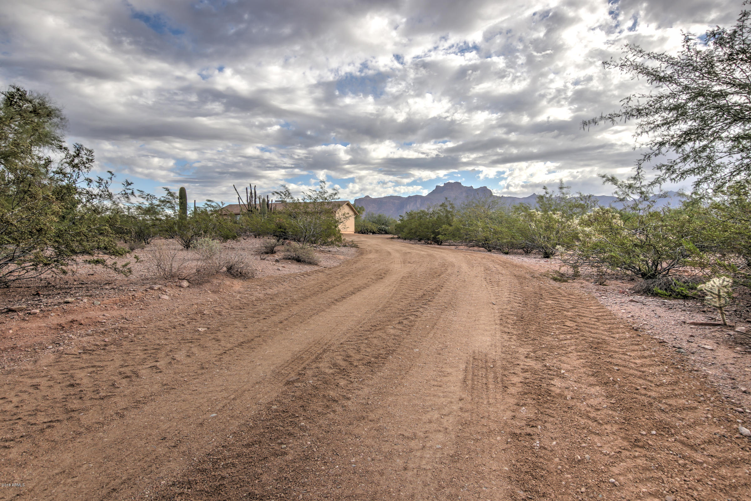 525 South Vista Road Apache Junction, AZ 85119 - Photo 2 of 32 525 S Vista Rd-5