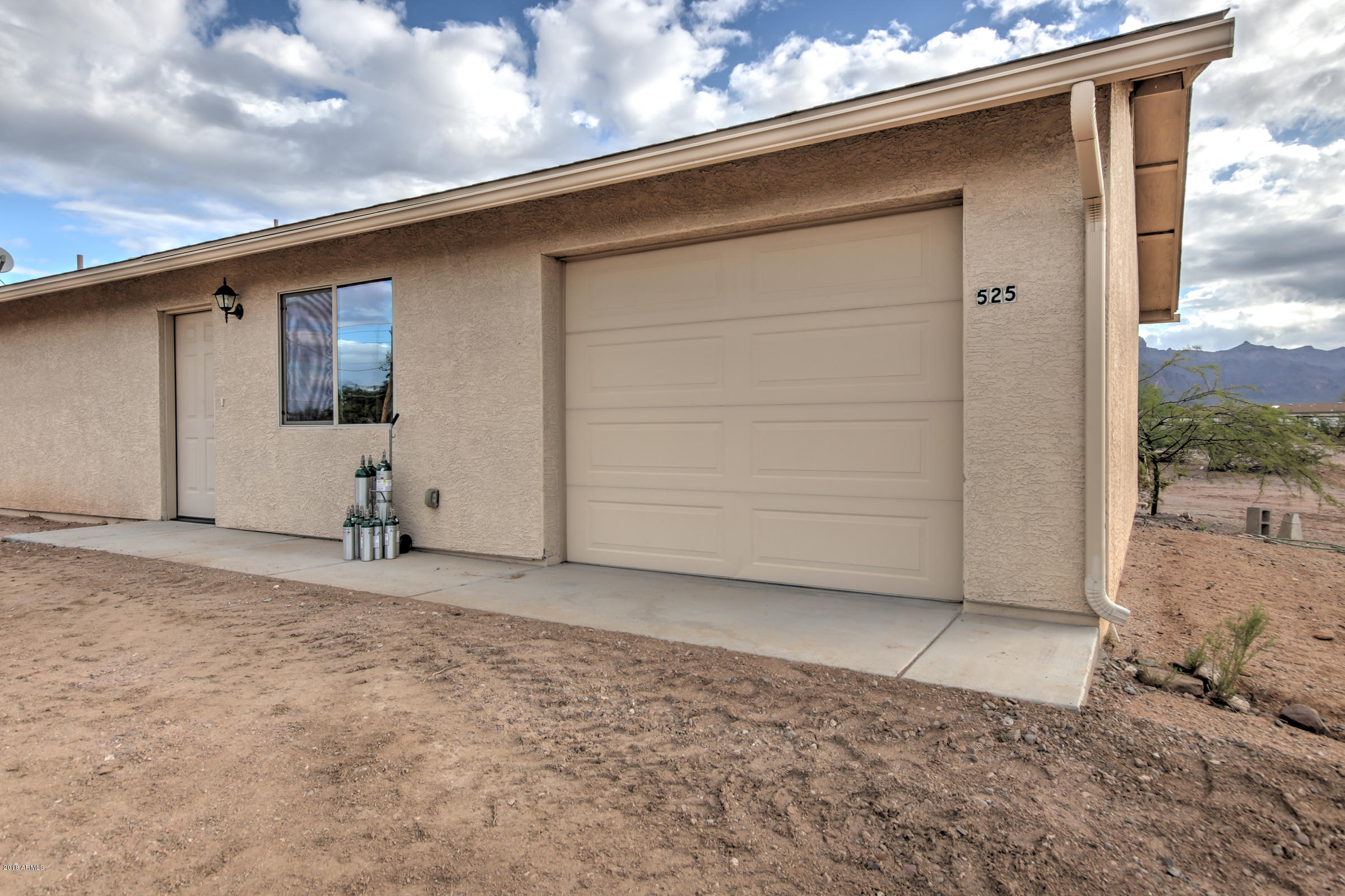 525 South Vista Road Apache Junction, AZ 85119 - Photo 5 of 32 525 S Vista Rd-10