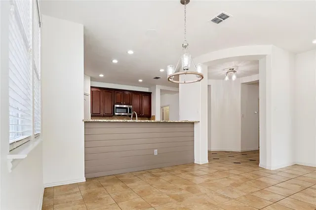 $375,500 | 498 Jefferson Lane, Lake Dallas, TX 75065