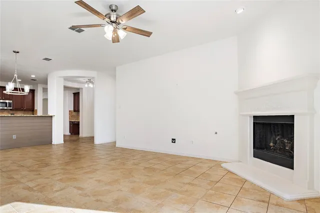 $375,500 | 498 Jefferson Lane, Lake Dallas, TX 75065