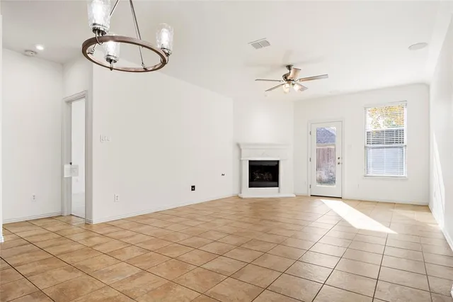 $375,500 | 498 Jefferson Lane, Lake Dallas, TX 75065