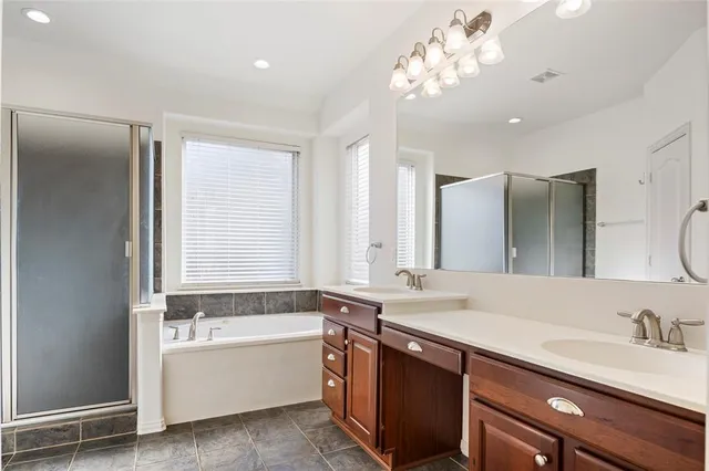 $375,500 | 498 Jefferson Lane, Lake Dallas, TX 75065