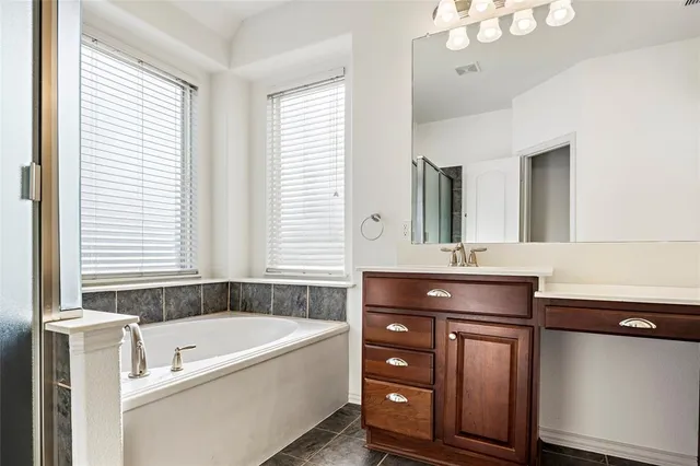 $375,500 | 498 Jefferson Lane, Lake Dallas, TX 75065