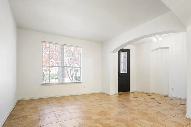 $375,500 | 498 Jefferson Lane, Lake Dallas, TX 75065