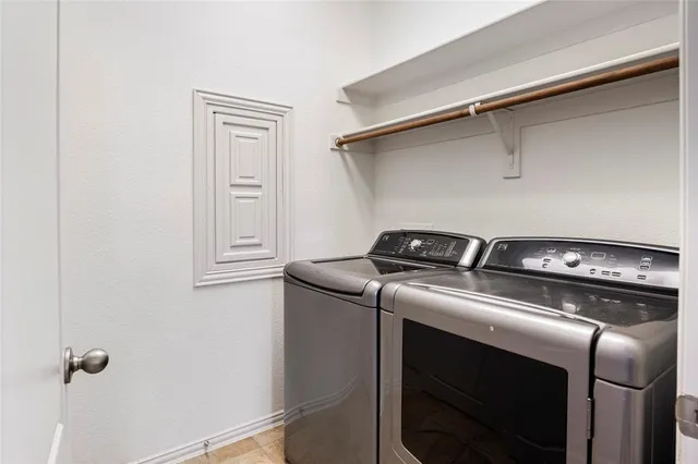 $375,500 | 498 Jefferson Lane, Lake Dallas, TX 75065