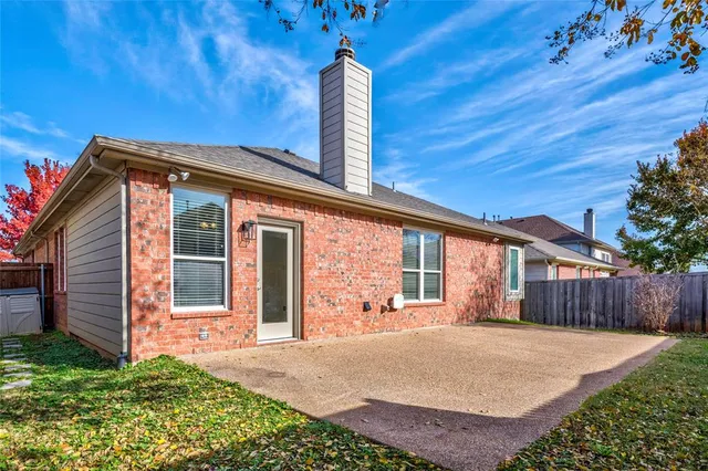 $375,500 | 498 Jefferson Lane, Lake Dallas, TX 75065