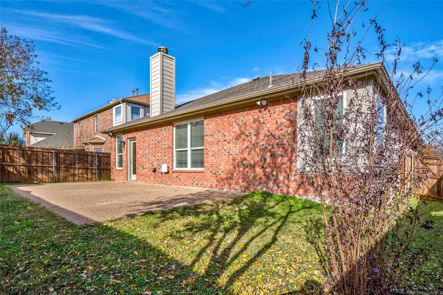 $375,500 | 498 Jefferson Lane, Lake Dallas, TX 75065