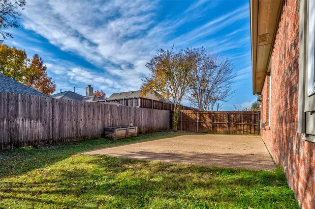 $375,500 | 498 Jefferson Lane, Lake Dallas, TX 75065