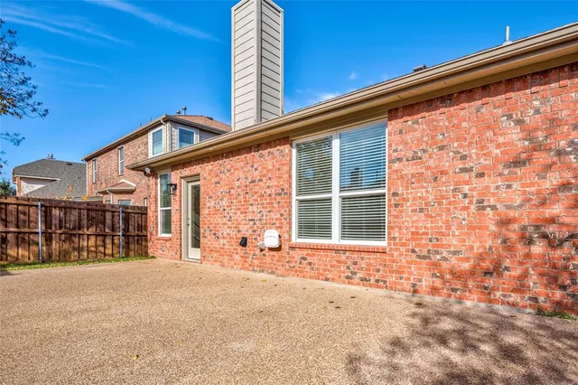 $375,500 | 498 Jefferson Lane, Lake Dallas, TX 75065