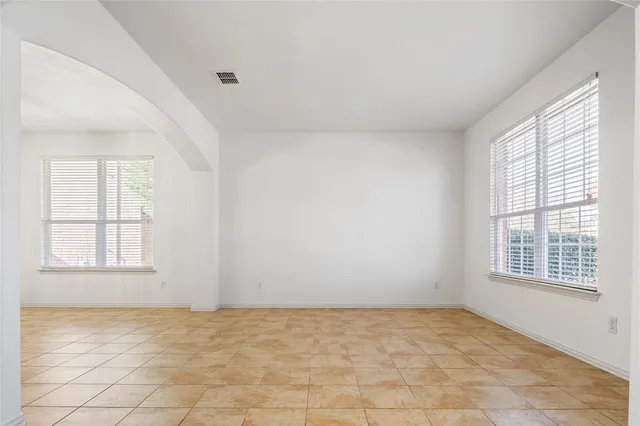 $375,500 | 498 Jefferson Lane, Lake Dallas, TX 75065