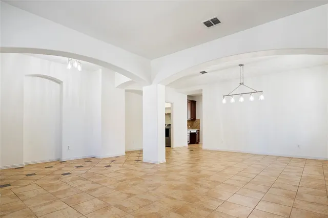 $375,500 | 498 Jefferson Lane, Lake Dallas, TX 75065