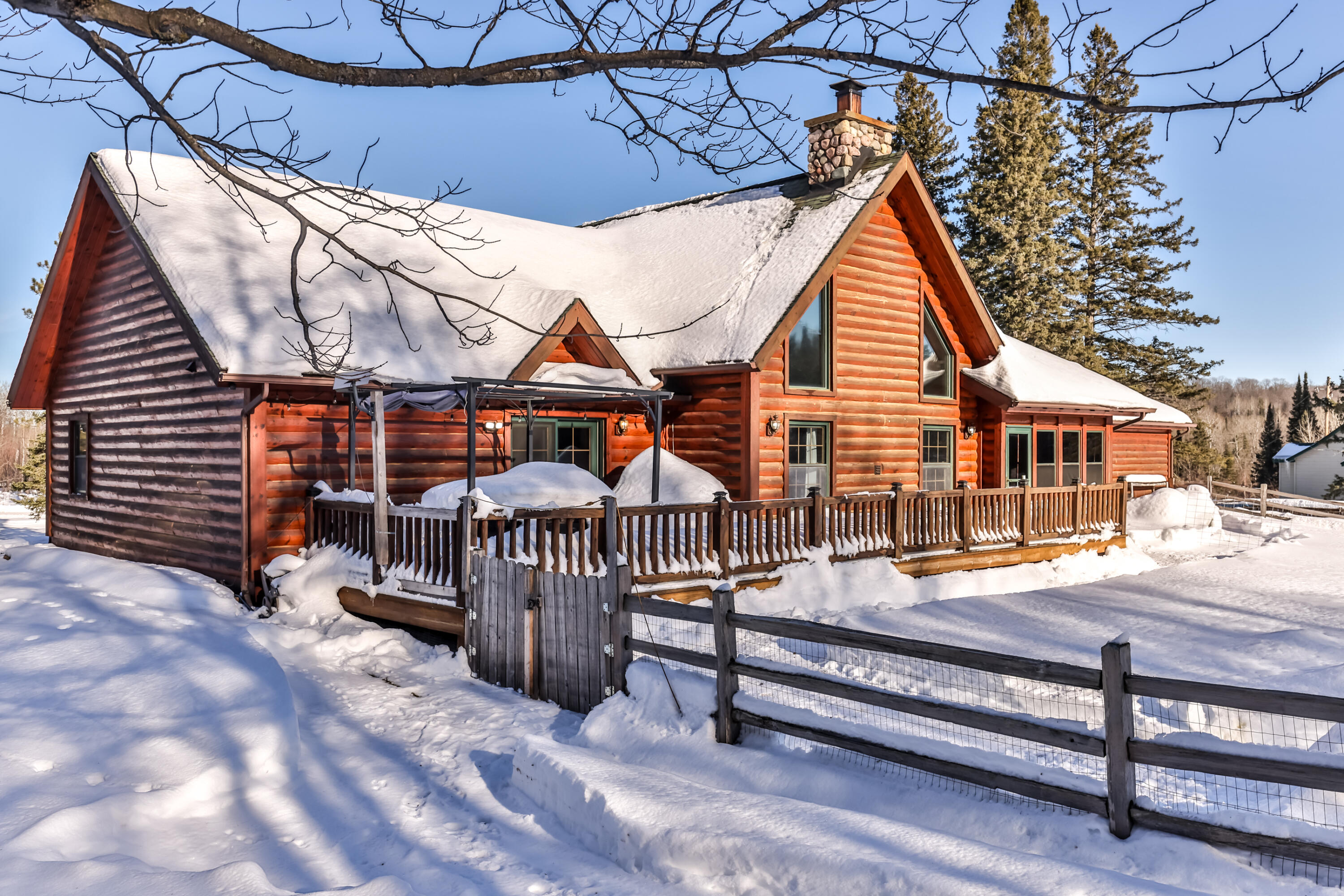 5053 Anderson Road Hurley, WI 54534 - Photo 22 of 33 Backyard Deck