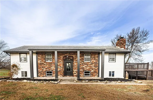 $525,000 | 13332 Little Farm Road, Excelsior Springs, MO 64024