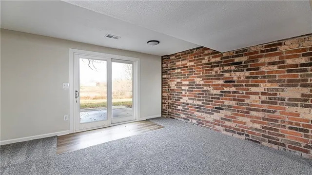 $525,000 | 13332 Little Farm Road, Excelsior Springs, MO 64024