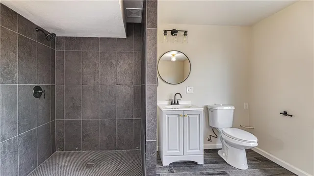 $525,000 | 13332 Little Farm Road, Excelsior Springs, MO 64024