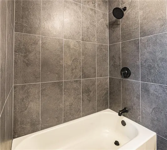 $525,000 | 13332 Little Farm Road, Excelsior Springs, MO 64024