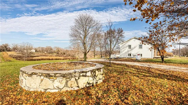 $525,000 | 13332 Little Farm Road, Excelsior Springs, MO 64024