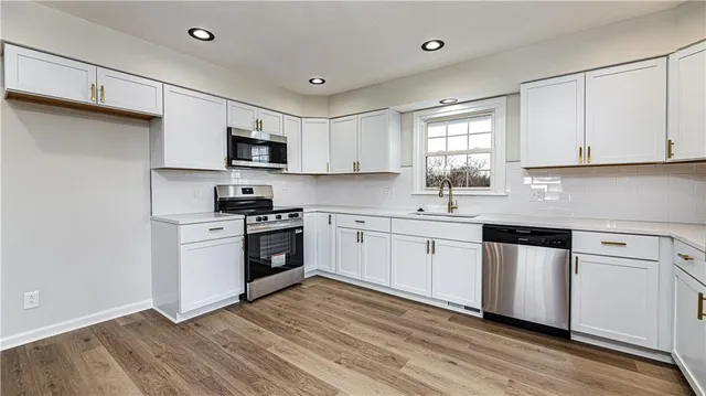 $525,000 | 13332 Little Farm Road, Excelsior Springs, MO 64024