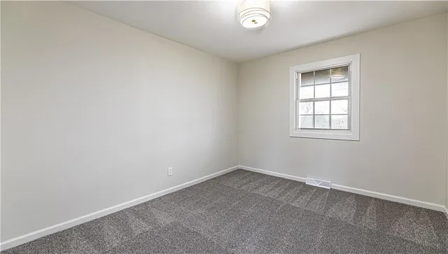 $525,000 | 13332 Little Farm Road, Excelsior Springs, MO 64024