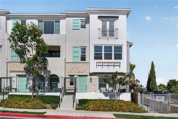 $725,000 | 205 South Paige Lane, La Habra, CA 90631