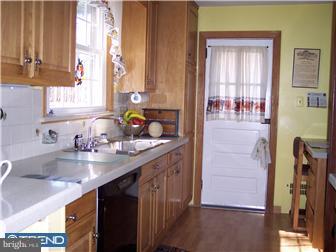 567 Strathmore Road Havertown, PA 19083 - Photo 9 of 12 Kitchen